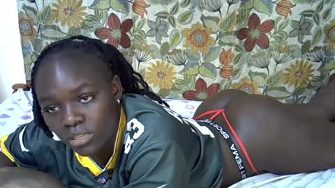 Snapshot of lora_amor chatting on 06/19/26, 12:48 lora_amor online show from 06/19/26, 12:48