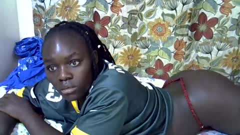 Snapshot of lora_amor chatting on 06/27/26, 02:16 lora_amor online show from 06/27/26, 02:16
