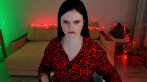 Lora Cain online show from 12/20/25, 12:23