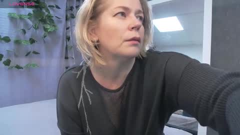 Lora online show from 12/05/25, 09:18