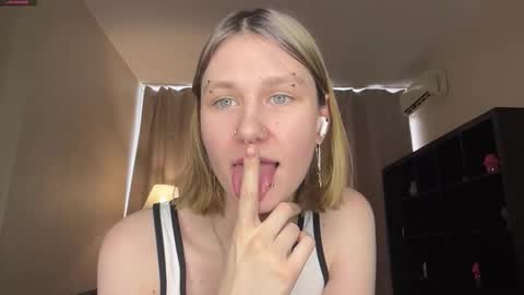 Lora online show from 02/12/26, 07:03