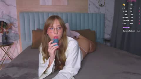 Loraine online show from 04/26/26, 02:59