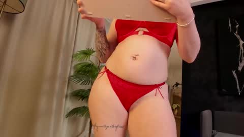 Snapshot of loraivone chatting on 03/17/26, 08:12 LoraIvone online show from 03/17/26, 08:12