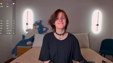 Lora online show from 05/01/26, 02:32