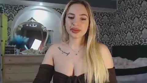 Snapshot of lorasinclare chatting on 02/16/26, 08:43 Queen LoraSinClare online show from 02/16/26, 08:43