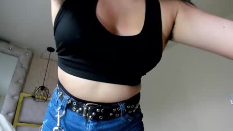   online show from 10/11/25, 12:26