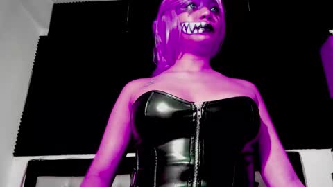 Lore Depp online show from 10/17/25, 05:21