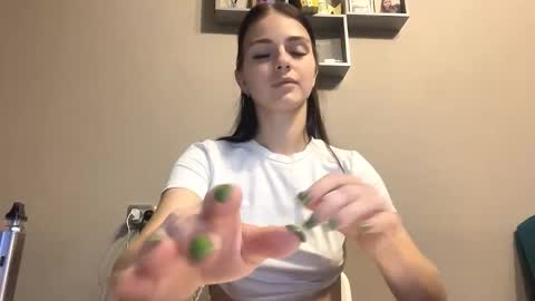 Olivia online show from 09/18/25, 01:13