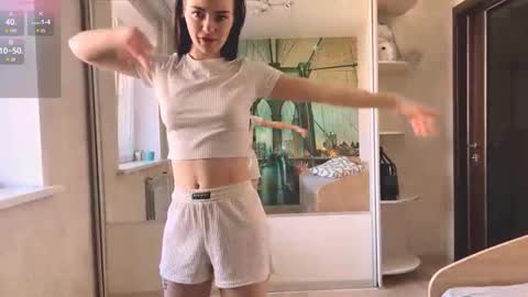 Olivia online show from 10/31/25, 05:19