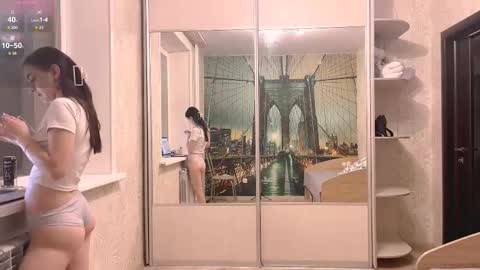 Olivia online show from 11/11/25, 12:27