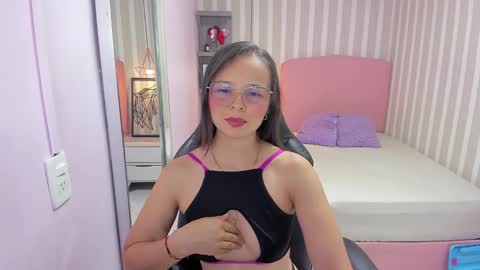 lorelaigiven online show from 02/09/26, 12:31