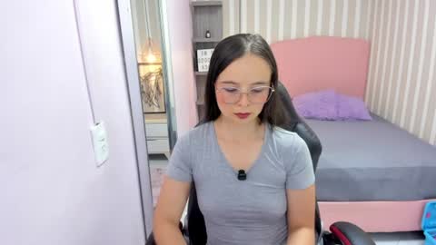 lorelaigiven online show from 06/20/26, 12:30