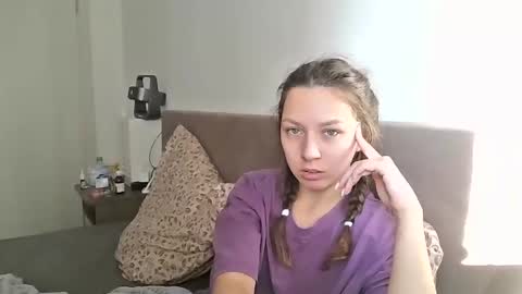 Snapshot of lorelea_cute chatting on 09/30/25, 11:59 Lorelea cute online show from 09/30/25, 11:59