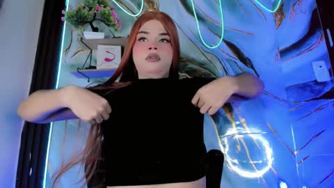 Snapshot of lorems_ chatting on 11/12/25, 11:10 lorems_ online show from 11/12/25, 11:10