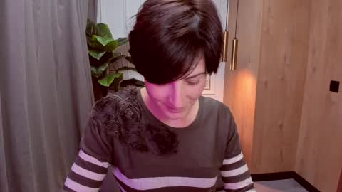 Loren online show from 10/22/25, 02:28