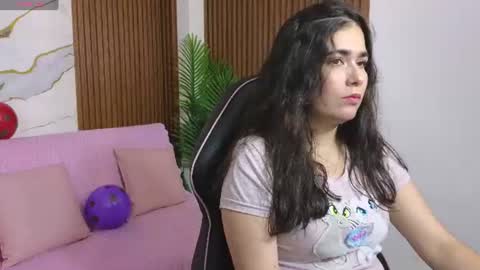 Loren online show from 06/25/26, 02:55