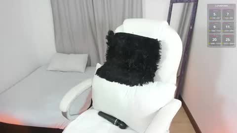 Snapshot of lorena_5 chatting on 02/01/25, 02:16 Lorena online show from 02/01/25, 02:16