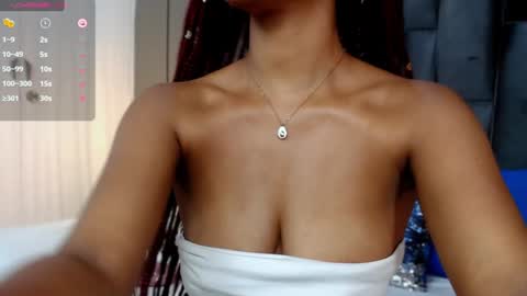 Snapshot of lorena_vieira_ chatting on 12/27/24, 09:54 Lorena Vieira  online show from 12/27/24, 09:54
