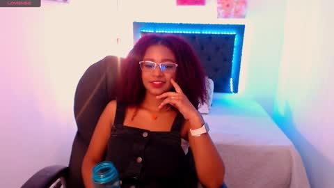 Snapshot of lorena_vieira_ chatting on 01/18/25, 06:53 Lorena Vieira  online show from 01/18/25, 06:53
