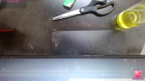 Snapshot of lorenapinto_ chatting on 10/19/25, 02:56 lore online show from 10/19/25, 02:56