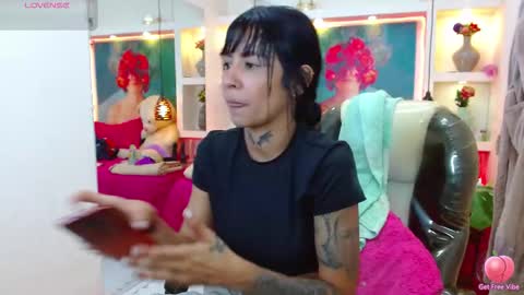 Snapshot of lorenapinto_ chatting on 11/04/25, 01:16 lore online show from 11/04/25, 01:16