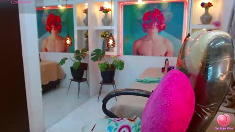 Snapshot of lorenapinto_ chatting on 11/07/25, 04:45 lore online show from 11/07/25, 04:45