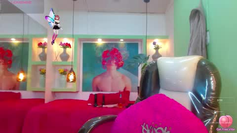 Snapshot of lorenapinto_ chatting on 12/03/25, 01:35 lore online show from 12/03/25, 01:35