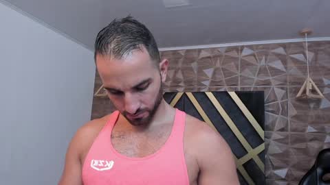  L O R E N Z O  Thumbs Up help  online show from 01/30/25, 05:39