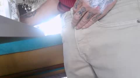 Snapshot of lorenzotdu41 chatting on 10/25/25, 11:29 Lorenzot41 online show from 10/25/25, 11:29