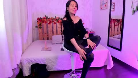 Snapshot of loretta_fraser chatting on 10/09/25, 12:58 loretta_fraser online show from 10/09/25, 12:58