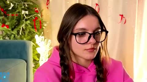 Chloe for Fan BlackHole online show from 12/18/25, 06:03