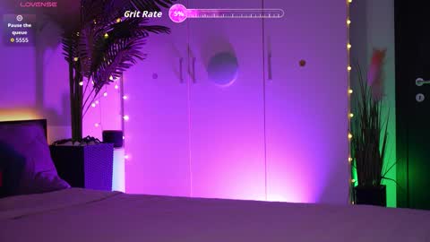 LoretteLorena online show from 01/11/26, 07:41