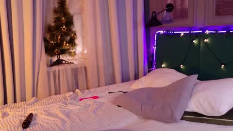 Lori online show from 12/19/24, 11:03