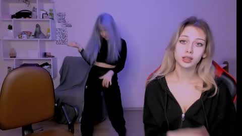 Snapshot of lori_meow chatting on 10/02/25, 08:38 Lori online show from 10/02/25, 08:38