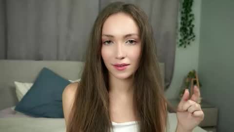 Naomi online show from 09/23/25, 10:46