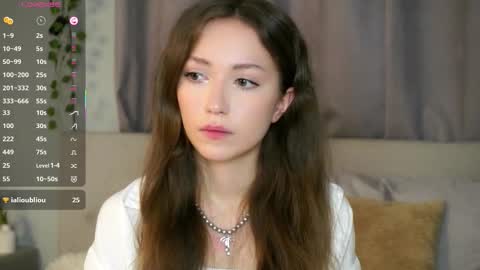 Naomi online show from 10/11/25, 10:08