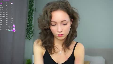 Naomi online show from 11/12/25, 10:09