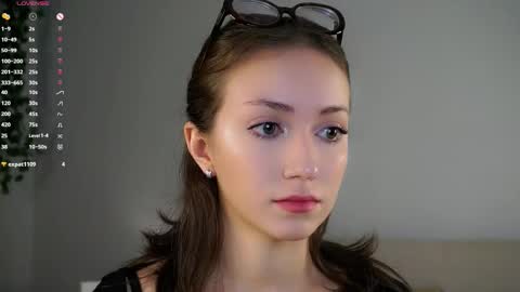 Naomi online show from 11/24/25, 09:14