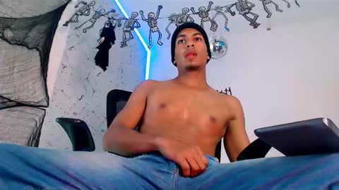 Lorian Vikel  online show from 10/04/25, 10:30