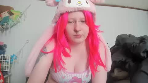 Lori Critter online show from 03/01/25, 04:44