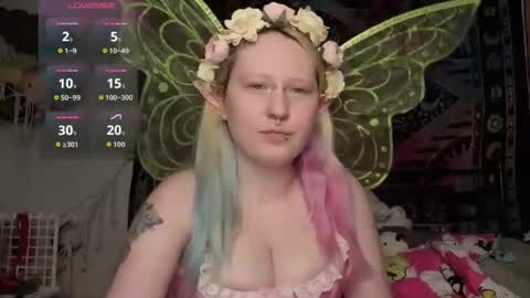 Snapshot of loricritter2 chatting on 05/01/26, 01:10 Lori Critter online show from 05/01/26, 01:10