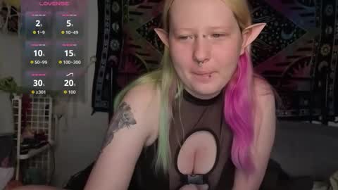 Snapshot of loricritter2 chatting on 05/13/26, 10:34 Lori Critter online show from 05/13/26, 10:34