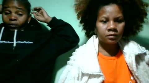 Snapshot of lorienne98 chatting on 06/19/26, 11:41 lorienne98 online show from 06/19/26, 11:41