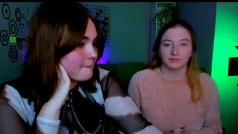 Snapshot of lorraine_carter chatting on 10/12/25, 10:31 Lora for u online show from 10/12/25, 10:31