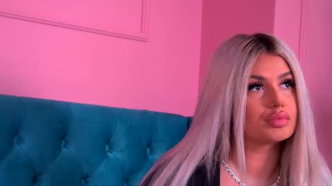 Snapshot of lorryskye chatting on 11/21/25, 04:44 Lorry online show from 11/21/25, 04:44