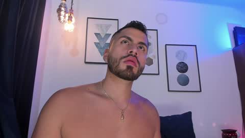 Snapshot of los_juanes chatting on 01/02/25, 08:35 JUAN JUAN online show from 01/02/25, 08:35