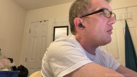 Snapshot of lostandlonelysoul chatting on 10/06/25, 03:59 Hazemir online show from 10/06/25, 03:59