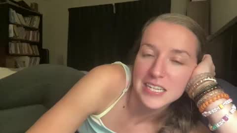 Snapshot of lothlori chatting on 11/18/25, 02:50 lothlori online show from 11/18/25, 02:50