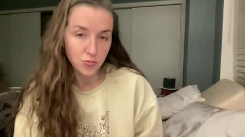 Snapshot of lothlori chatting on 01/13/26, 01:44 lothlori online show from 01/13/26, 01:44