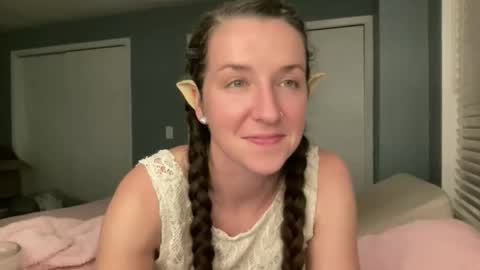 Snapshot of lothlori chatting on 03/15/26, 01:22 lothlori online show from 03/15/26, 01:22